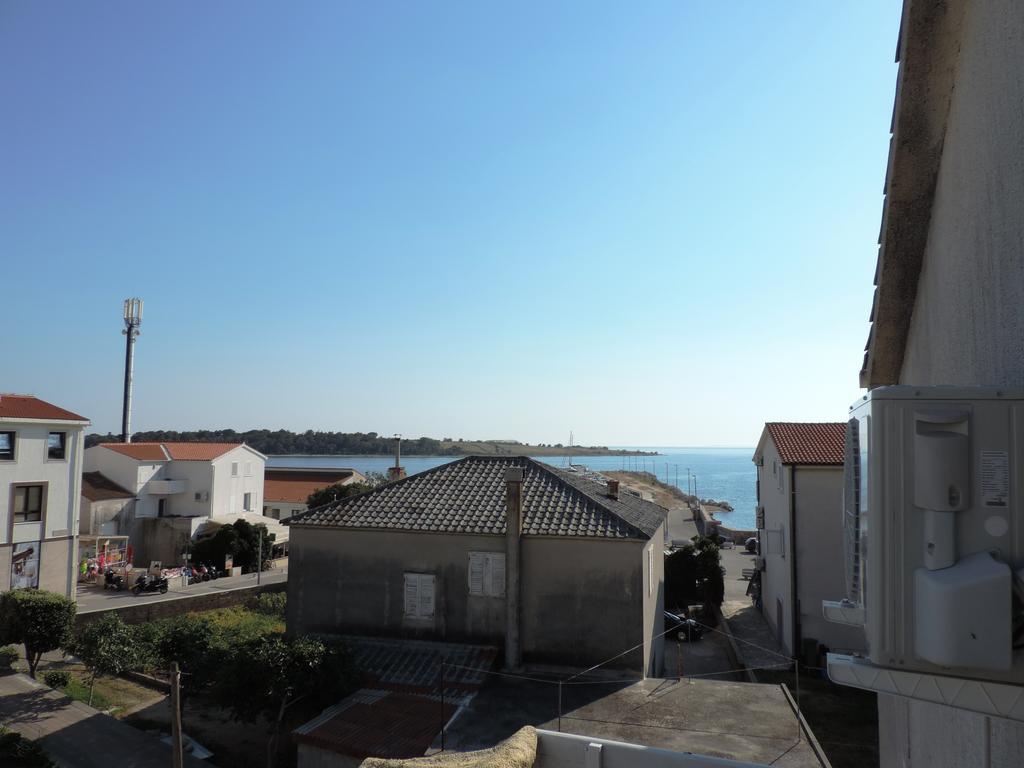 Apartment Vidas Novalja Bagian luar foto