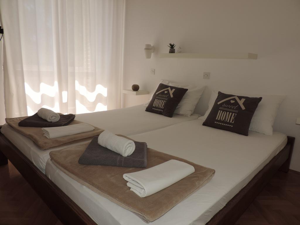 Apartment Vidas Novalja Bagian luar foto