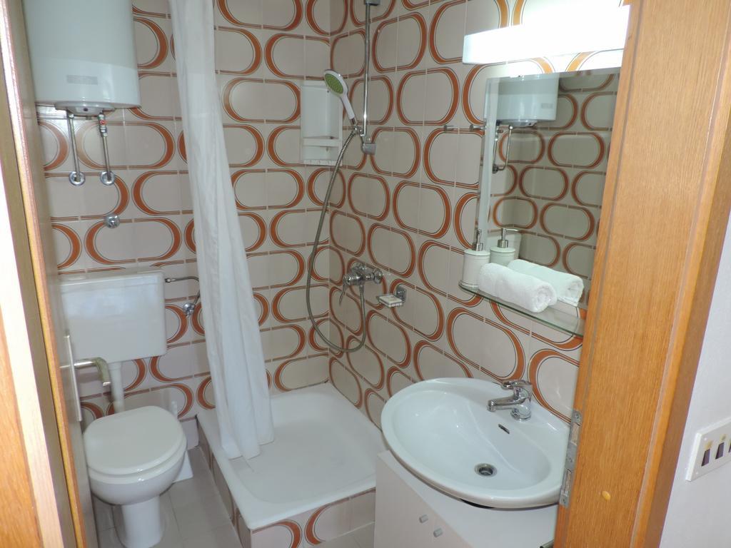 Apartment Vidas Novalja Bagian luar foto