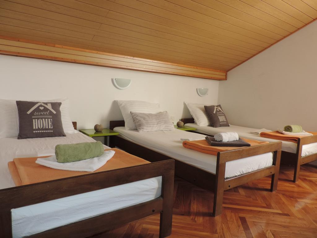 Apartment Vidas Novalja Bagian luar foto