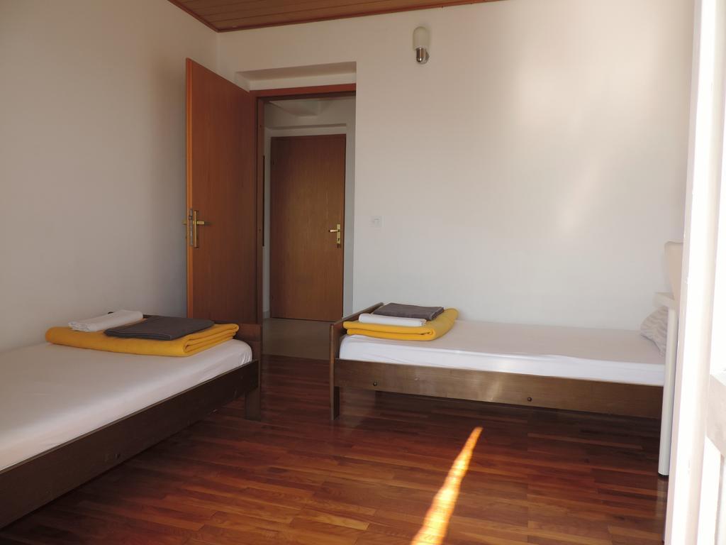 Apartment Vidas Novalja Bagian luar foto