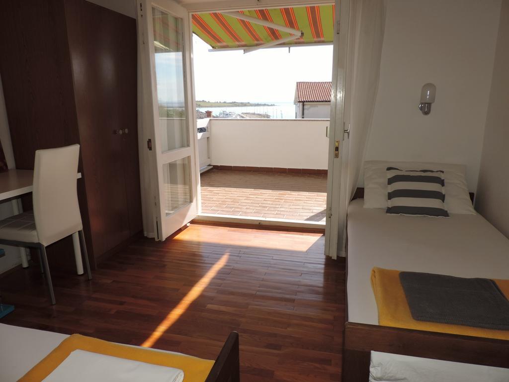 Apartment Vidas Novalja Bagian luar foto
