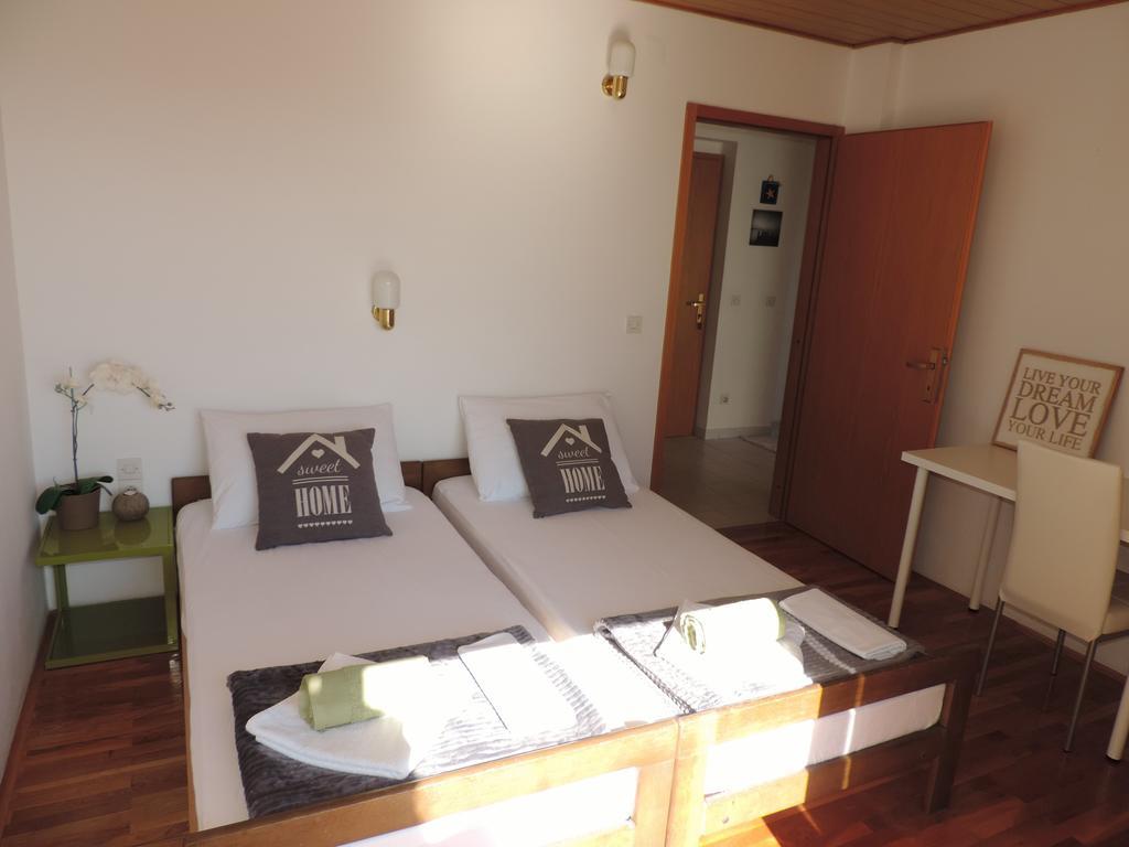 Apartment Vidas Novalja Bagian luar foto