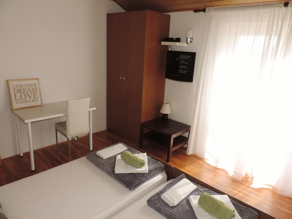 Apartment Vidas Novalja Bagian luar foto