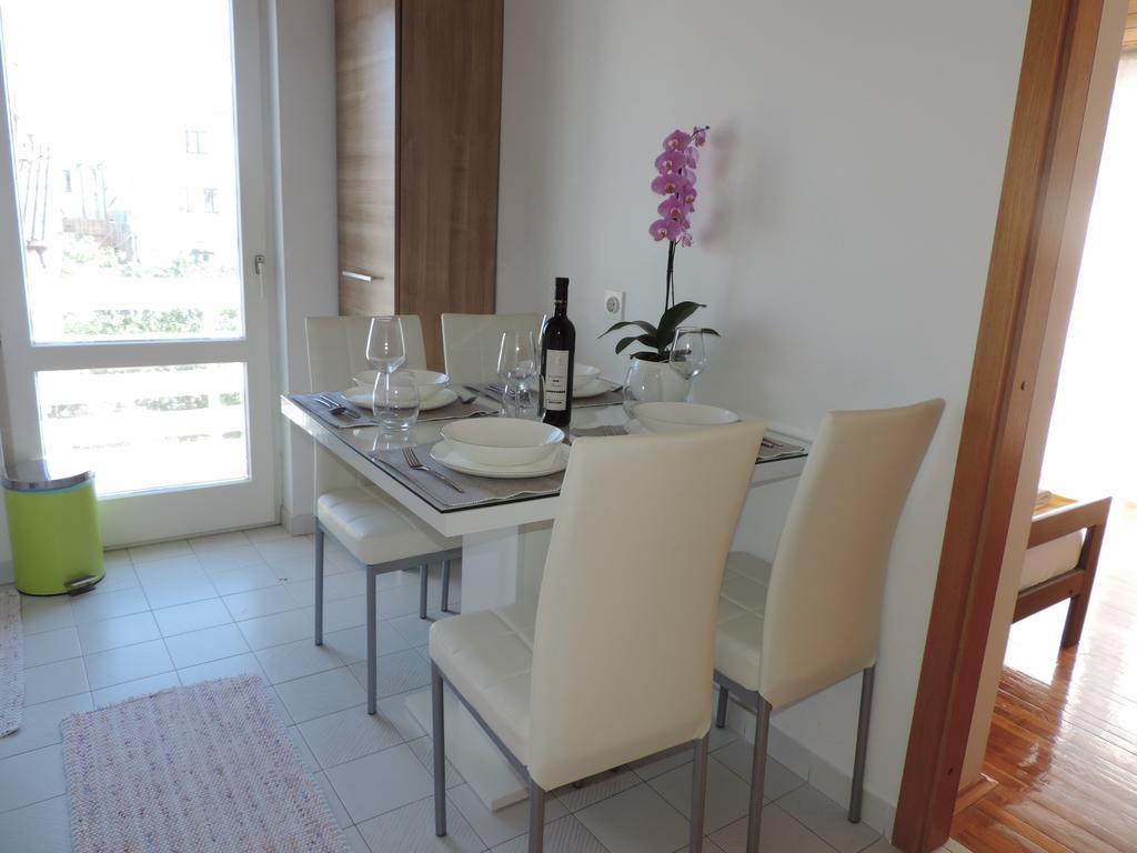 Apartment Vidas Novalja Bagian luar foto