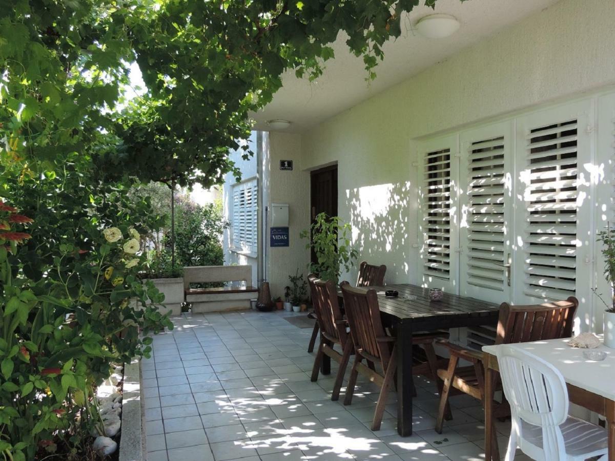 Apartment Vidas Novalja Bagian luar foto